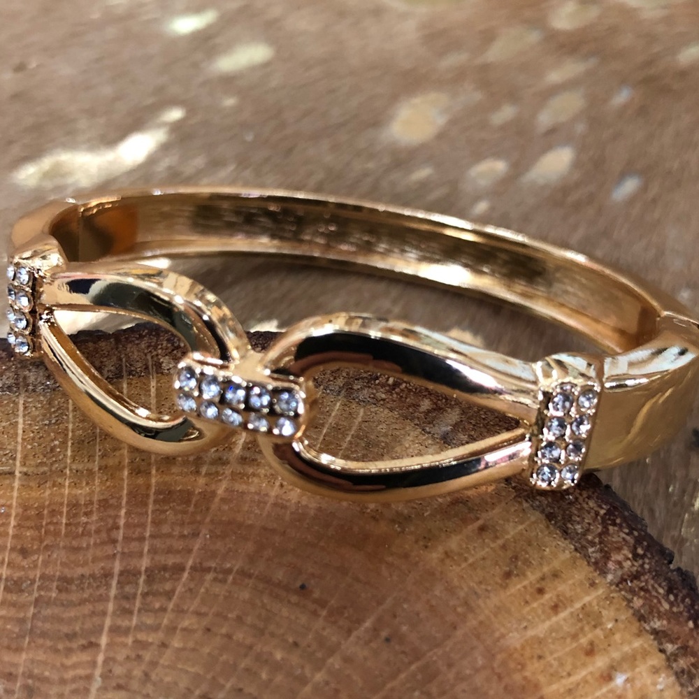 🚨PRICE DROP🚨 
Gold Bangle Bracelet